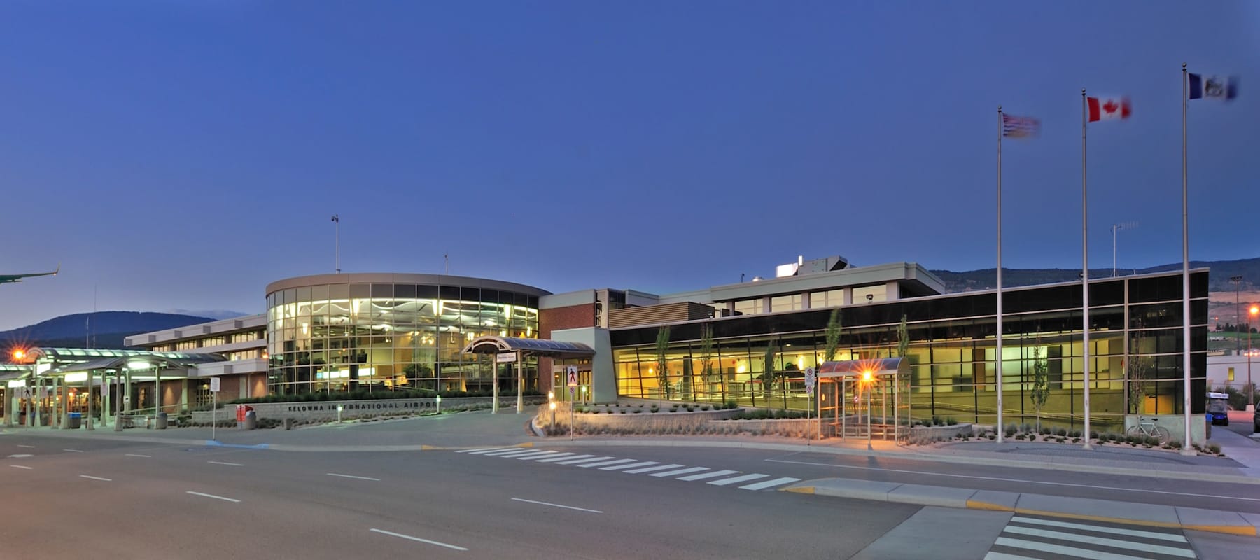 YLW Kelowna Airport
